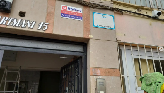Hayat Apartmanı